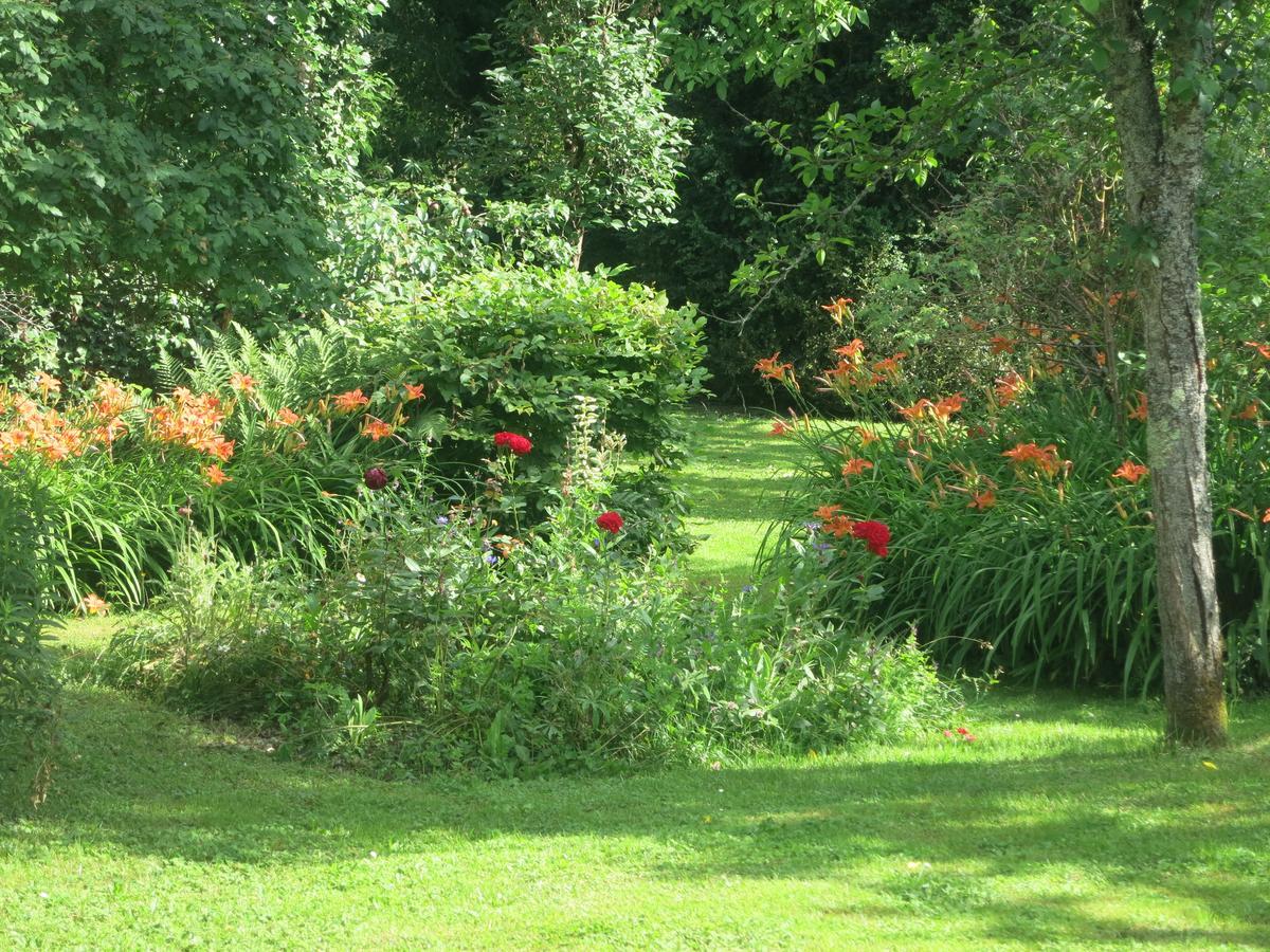 Les Jardins De Lily Hotell Saint-Léonard-de-Noblat Eksteriør bilde